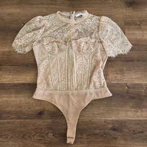 Astr Floral Lace Bodysuit in Cream